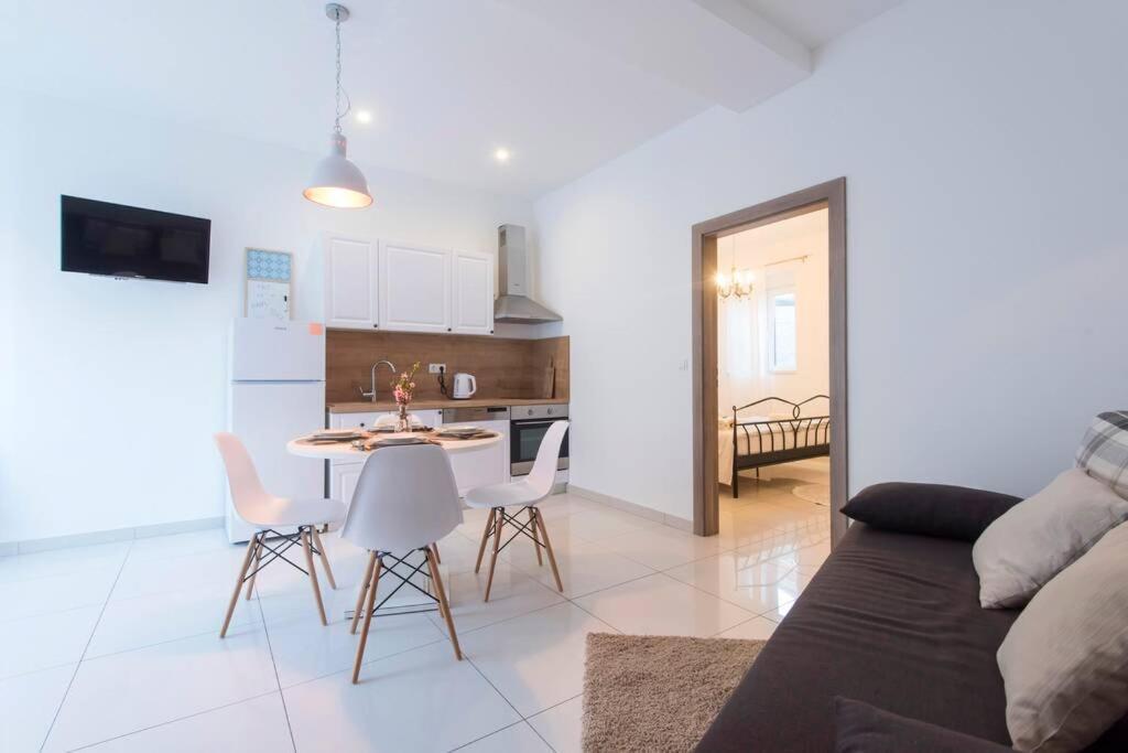 דירות Apartman M&S 1 Kali, Otok Ugljan מראה חיצוני תמונה
