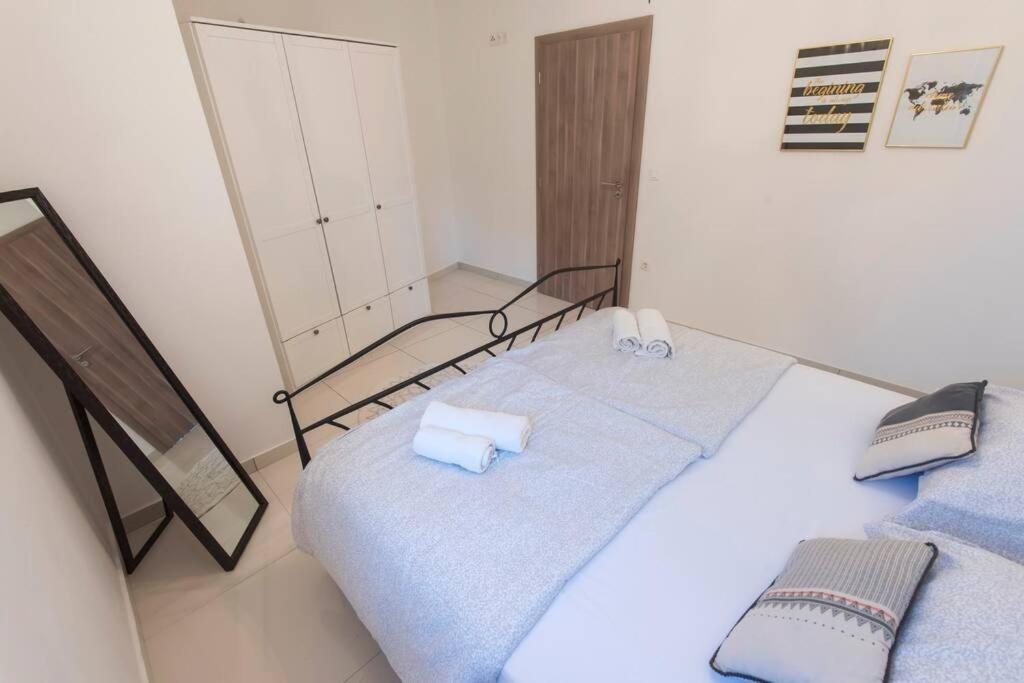 דירות Apartman M&S 1 Kali, Otok Ugljan מראה חיצוני תמונה